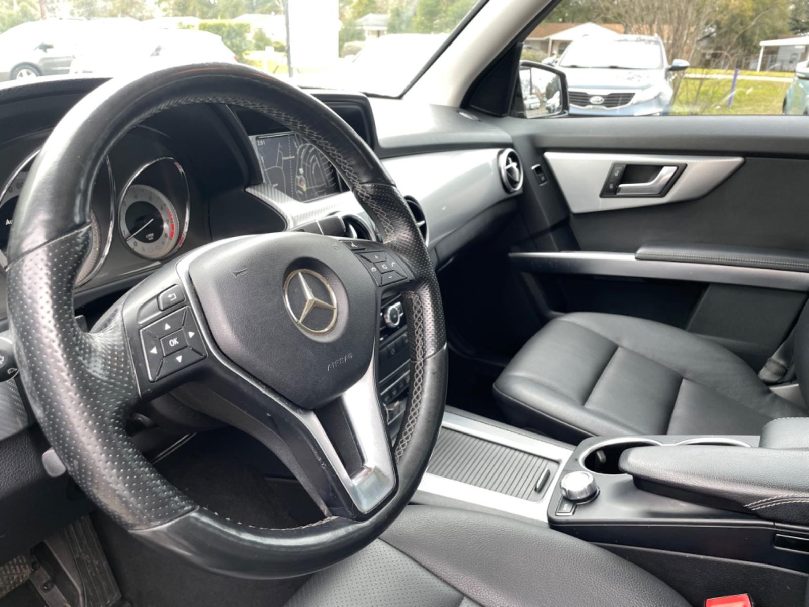 2015 BLACK MERCEDES-BENZ GLK 350 (WDCGG5HBXFG) with an 3.5L engine, Automatic transmission, located at 5103 Dorchester Rd., Charleston, SC, 29418-5607, (843) 767-1122, 36.245171, -115.228050 - Luxury Interior with CD/AUX/Sat/Bluetooth, Navigation, Backup Camera, Power liftgate, Double Sunroof, Dual Climate Control, Power Everything (windows, locks, seats, mirrors), Heated/Memory Seating, Power Liftgate, Keyless Entry, Alloy Wheels, Roof Rack. 145k miles Located at New Life Auto Sales! - Photo #20